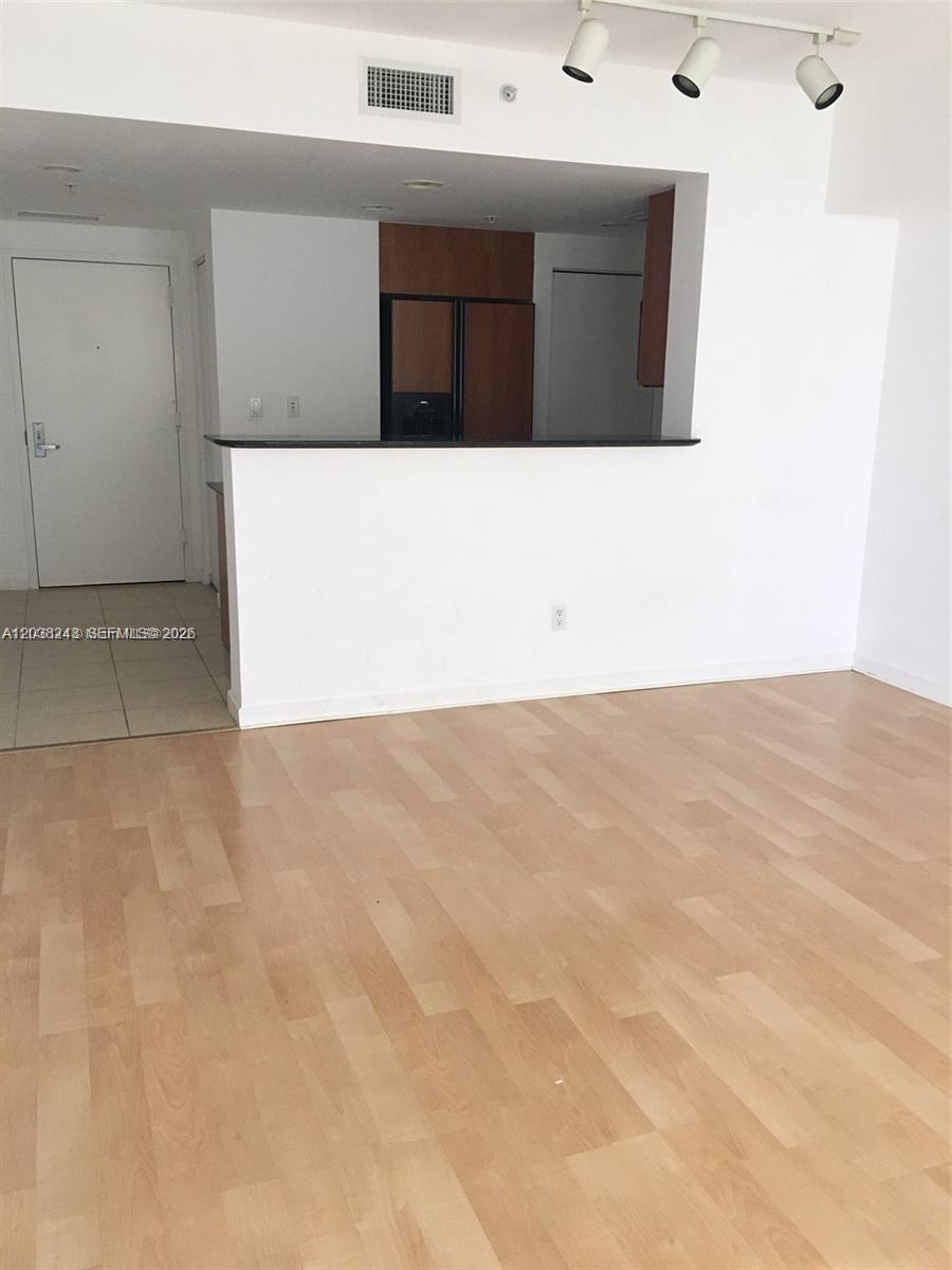 335 S Biscayne Blvd # 2006, Miami FL 33131 photo 4