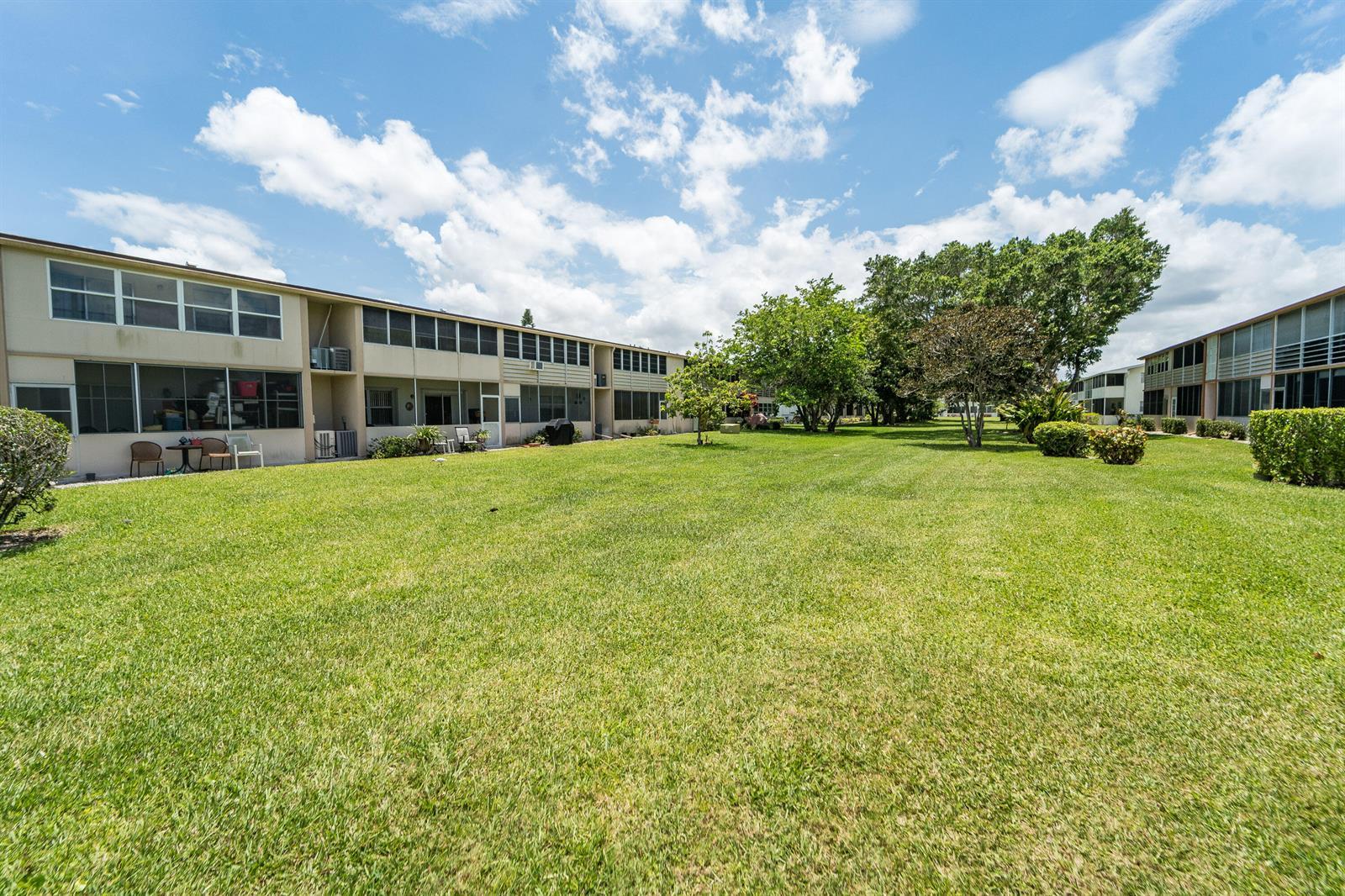 170 Kent J, West Palm Beach FL 33417 photo 5
