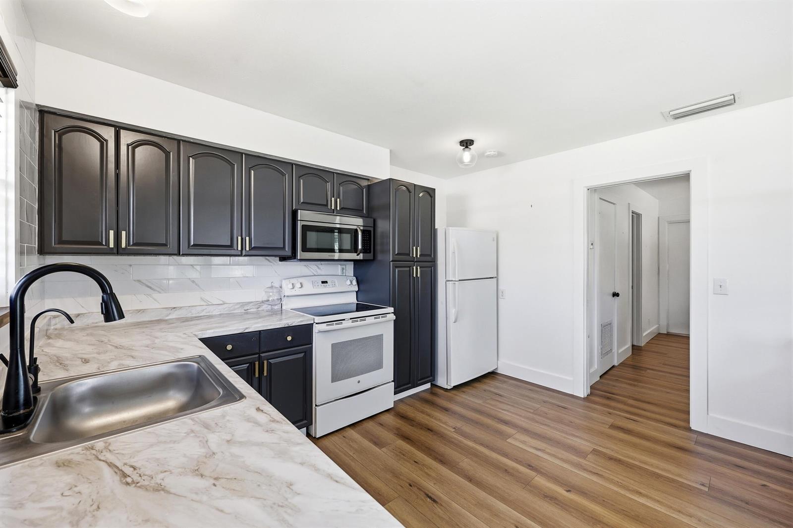 2708 Hinda Road # 2708, West Palm Beach FL 33403 photo 4