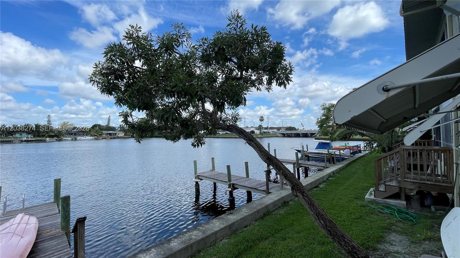 531 W Kalmia Dr # 5, Lake Park FL 33403 photo 2