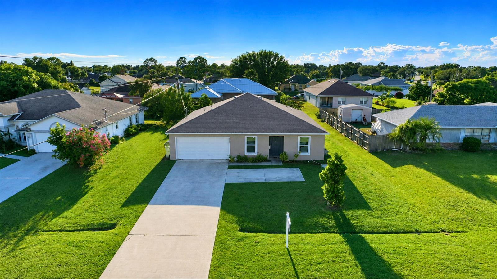 1122 SW Del Rio Boulevard, Port St. Lucie FL 34953 photo 2