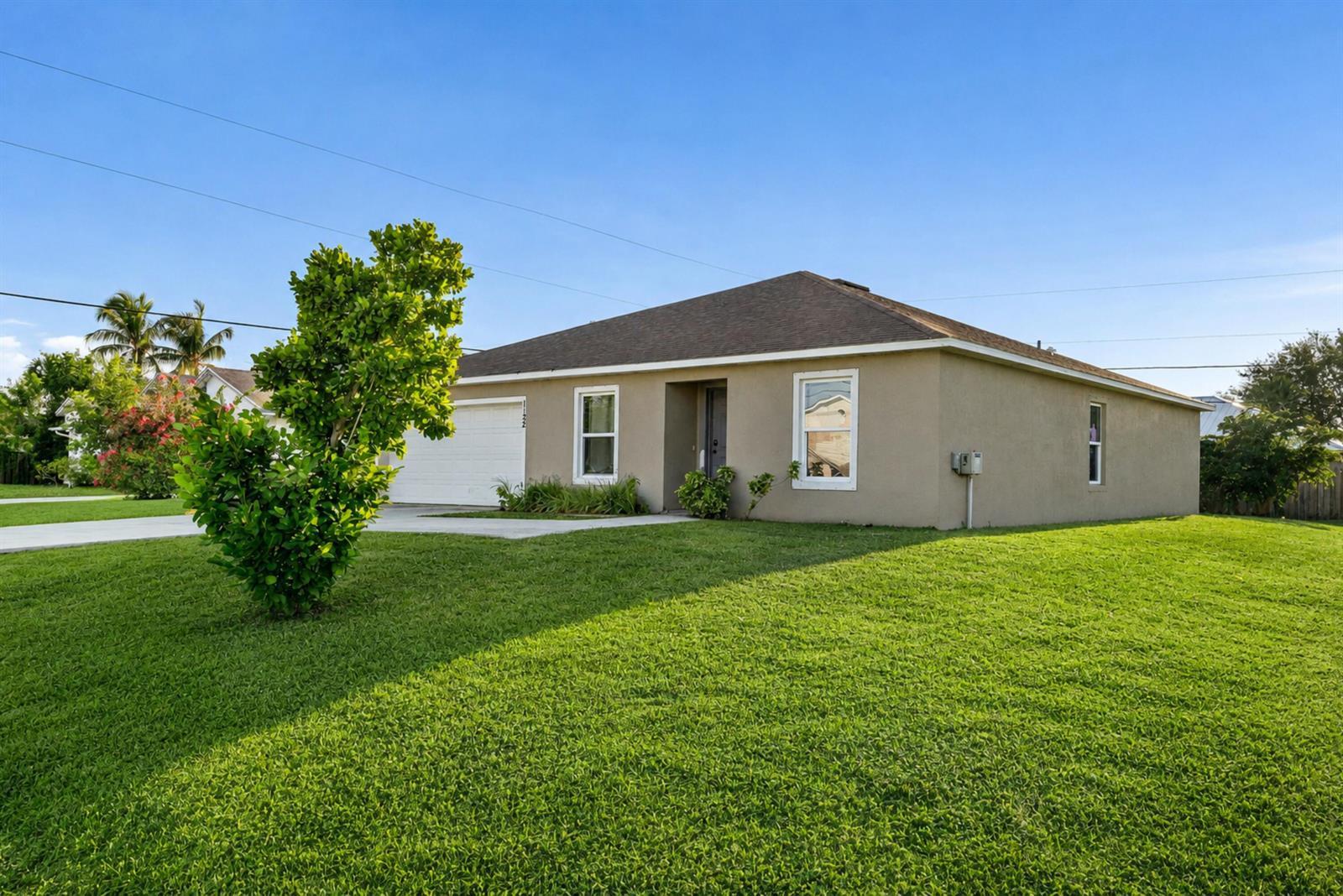 1122 SW Del Rio Boulevard, Port St. Lucie FL 34953 photo 3