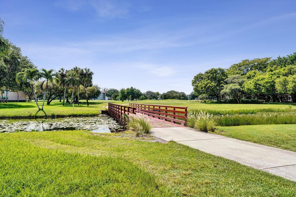 9430 Tangerine Place # 104, Davie FL 33324
