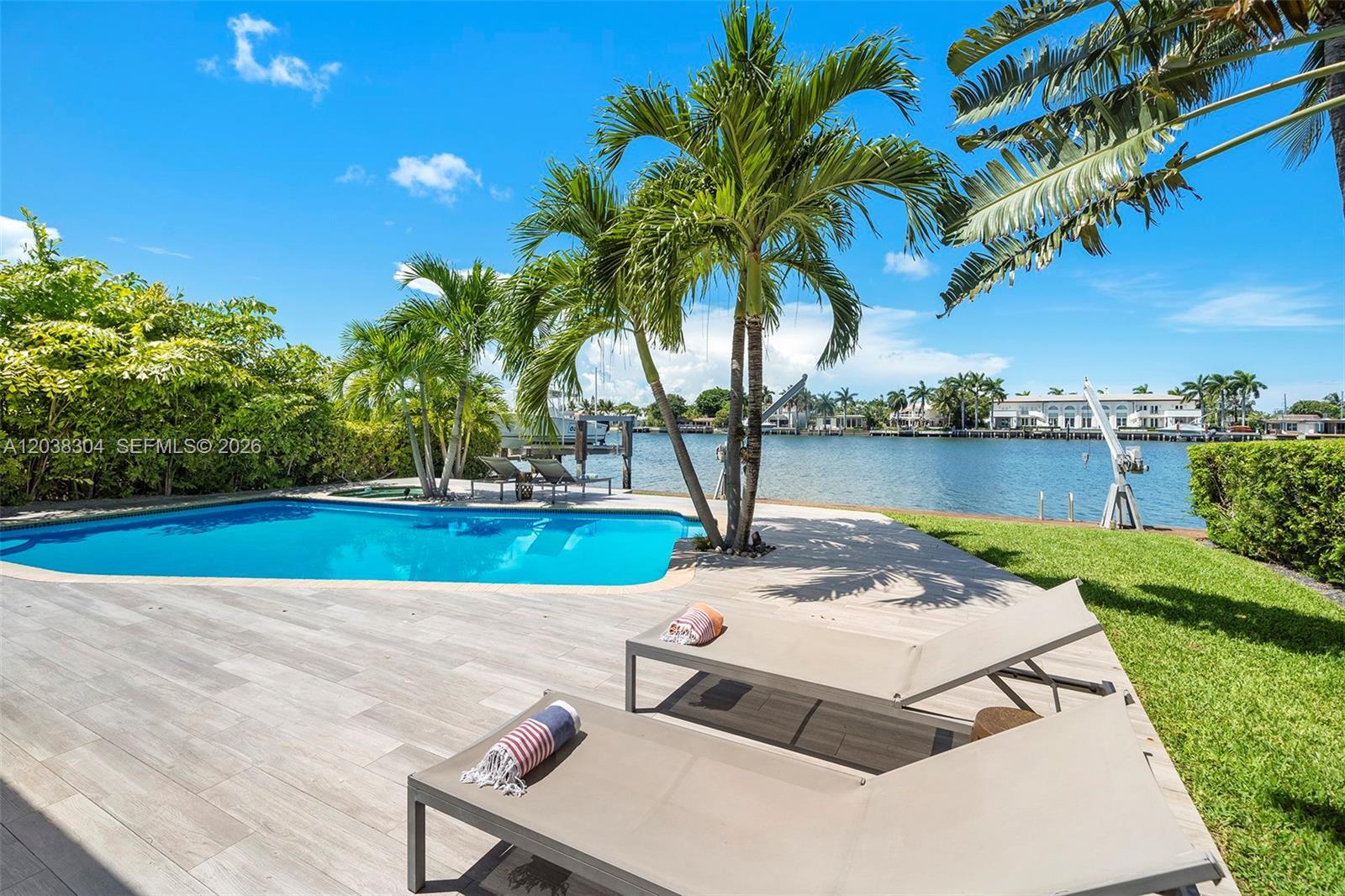 365 N Shore Dr, Miami Beach FL 33141 photo 4