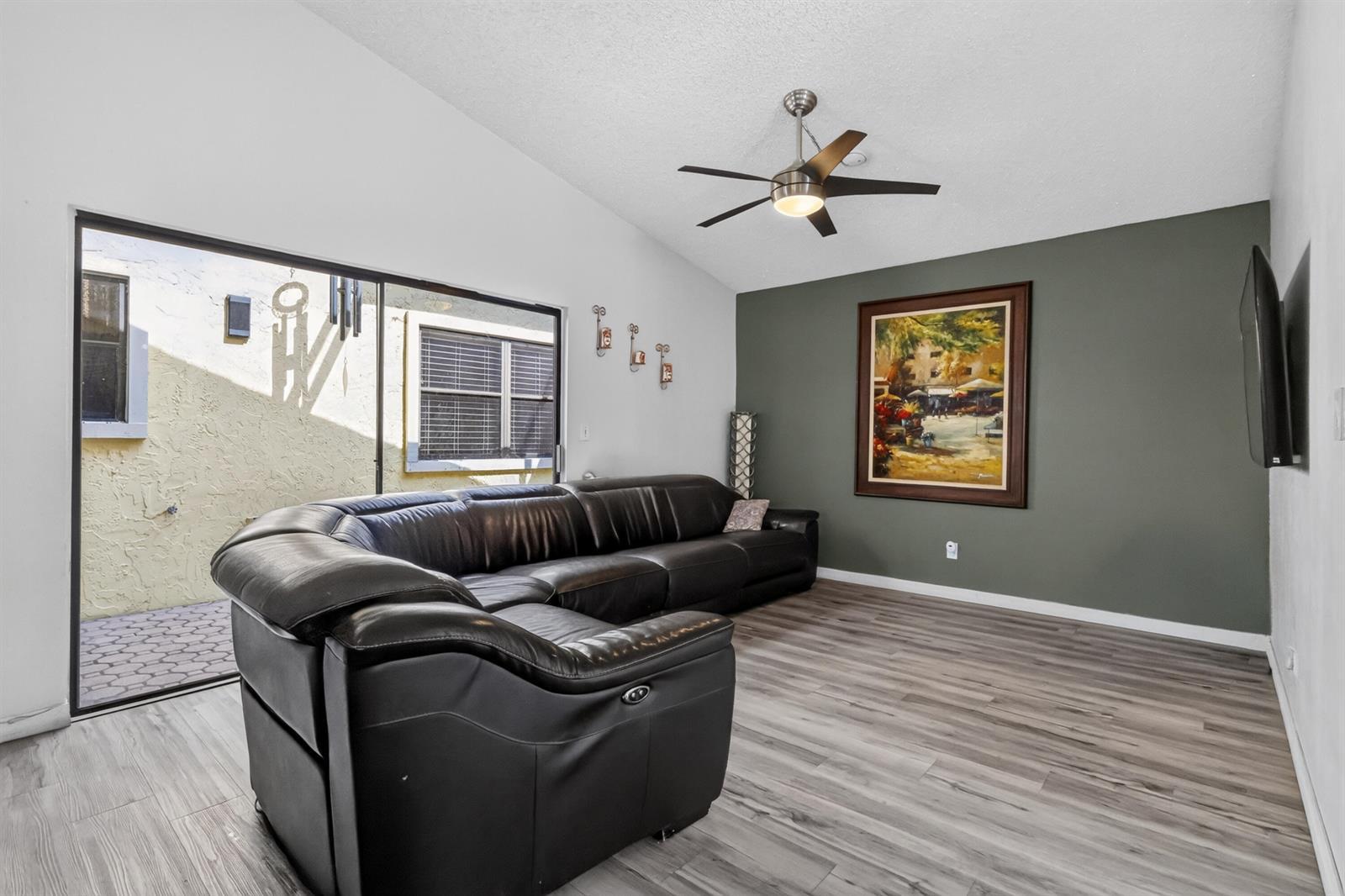 1055 NW 18th Avenue, Delray Beach FL 33445 photo 5