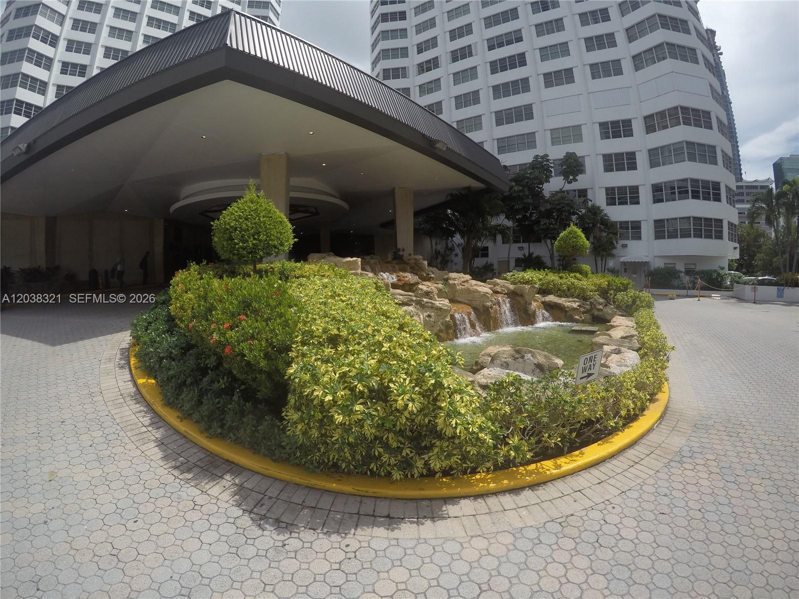 801 Brickell Bay Dr # 364, Miami FL 33131 photo 2