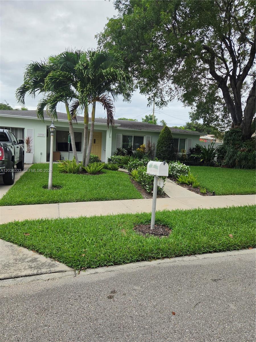 1732 N 15th Ave N, Lake Worth FL 33460