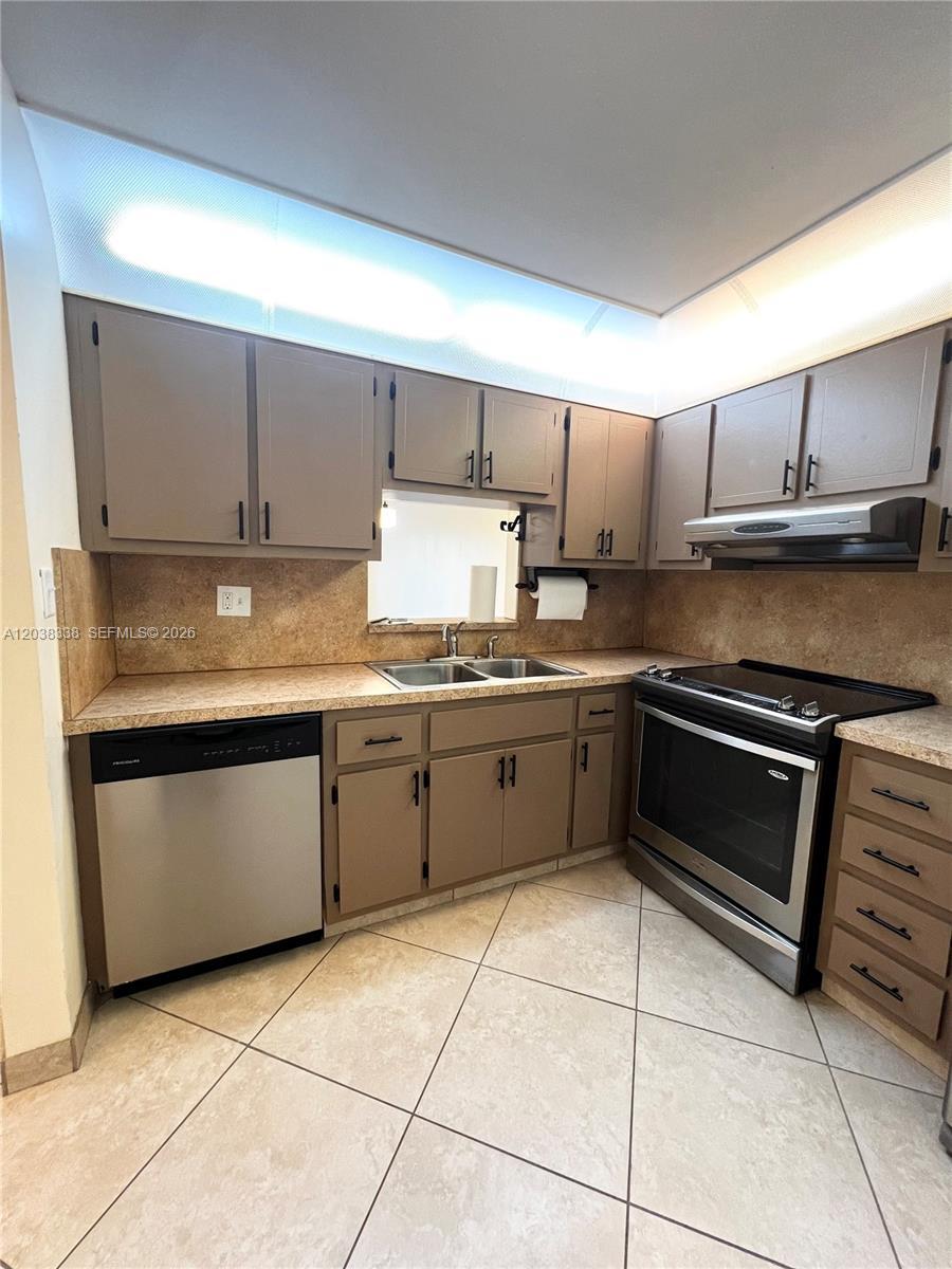 12035 NE 2nd Ave # A302, North Miami FL 33161 photo 3