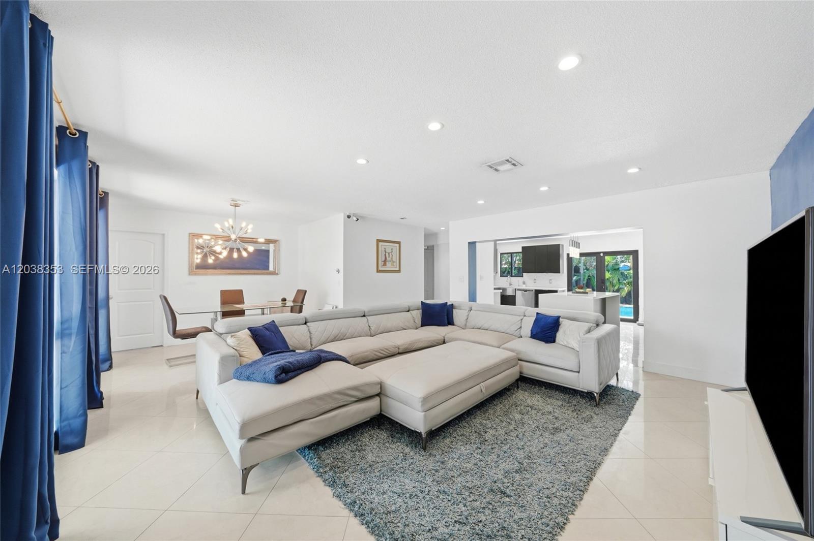 7953 Venetian St, Miramar FL 33023 photo 4