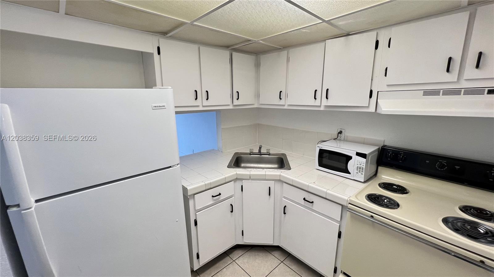 4550 NW 9th St # 612E, Miami FL 33126 photo 3
