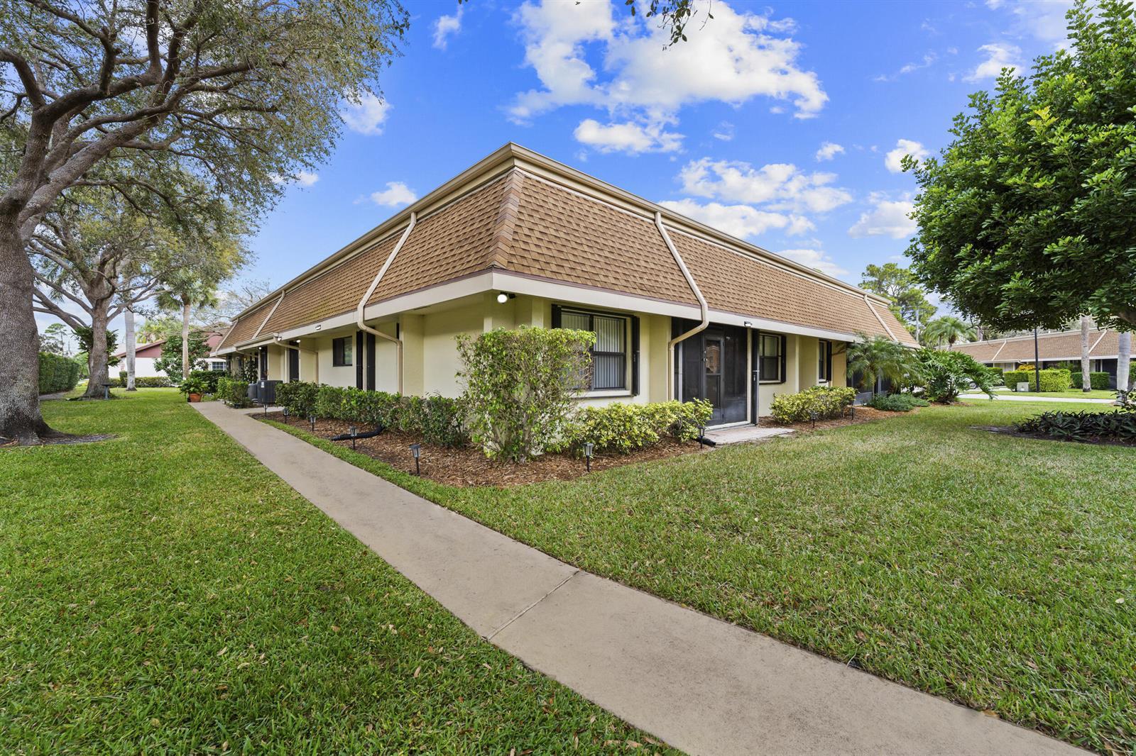 109 Half Moon Circle # C, Jupiter FL 33458 photo 4