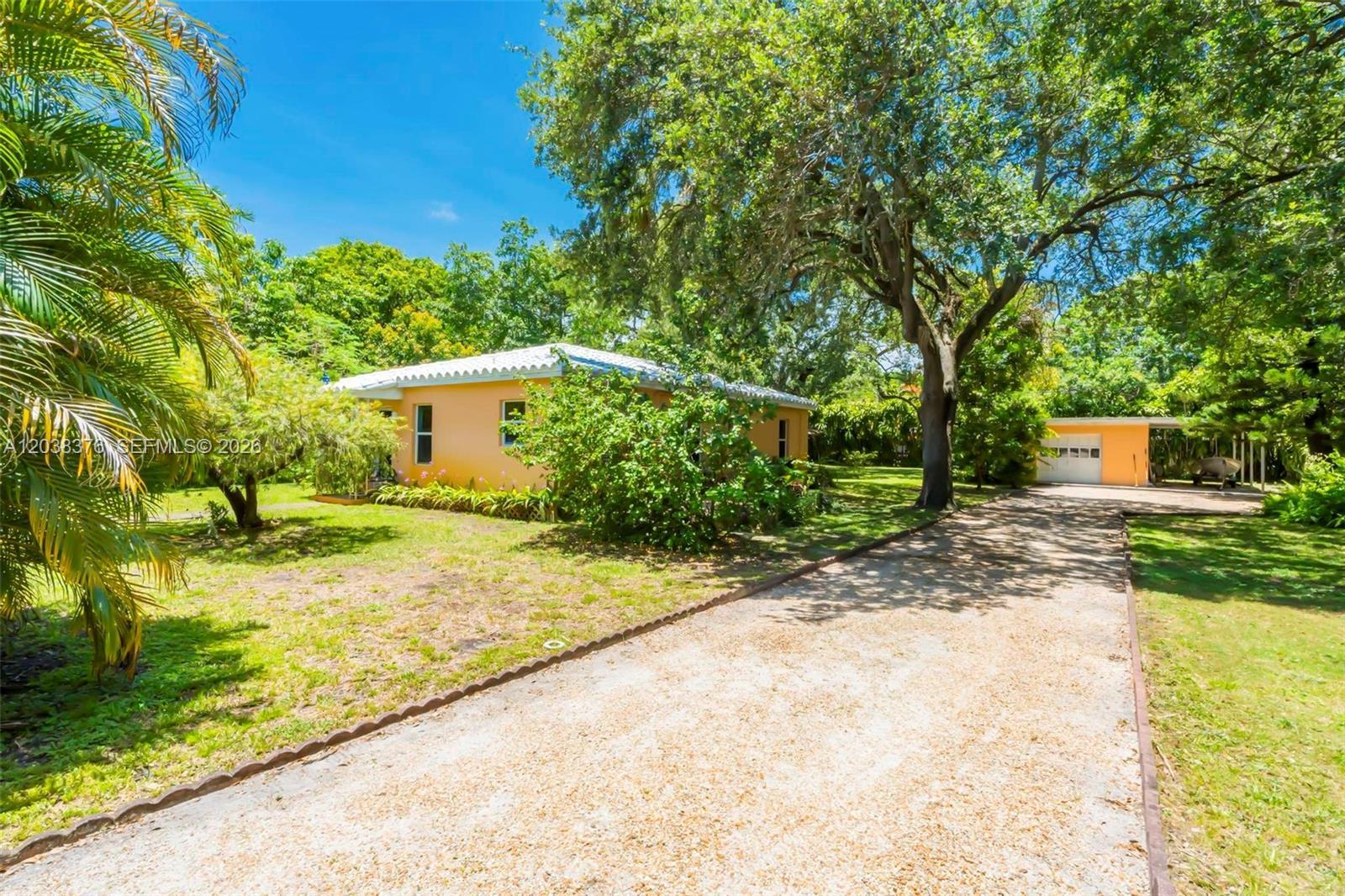 955 NE 128th St, North Miami FL 33161