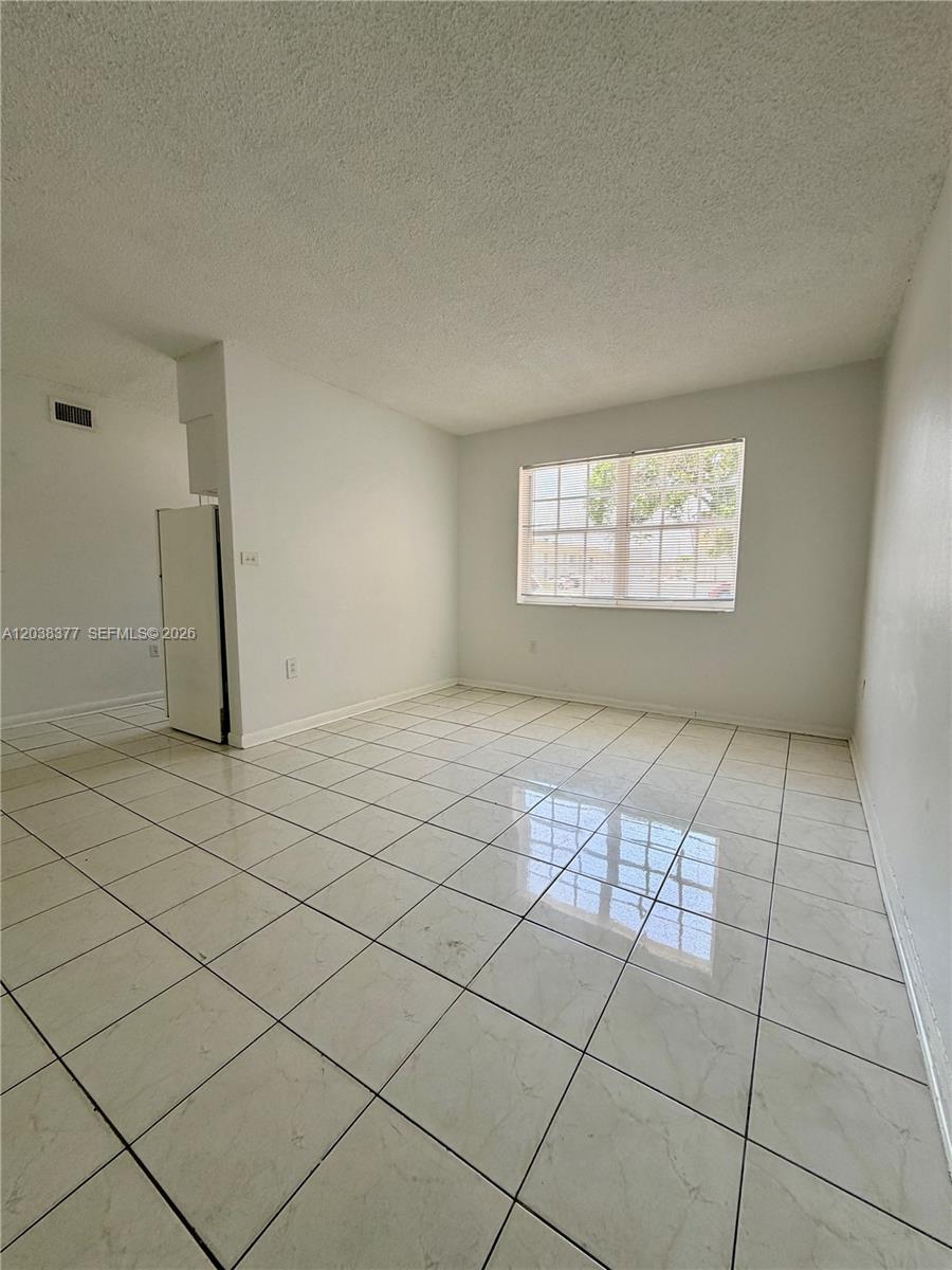 4340 NW 11th St # 4, Miami FL 33126 photo 2