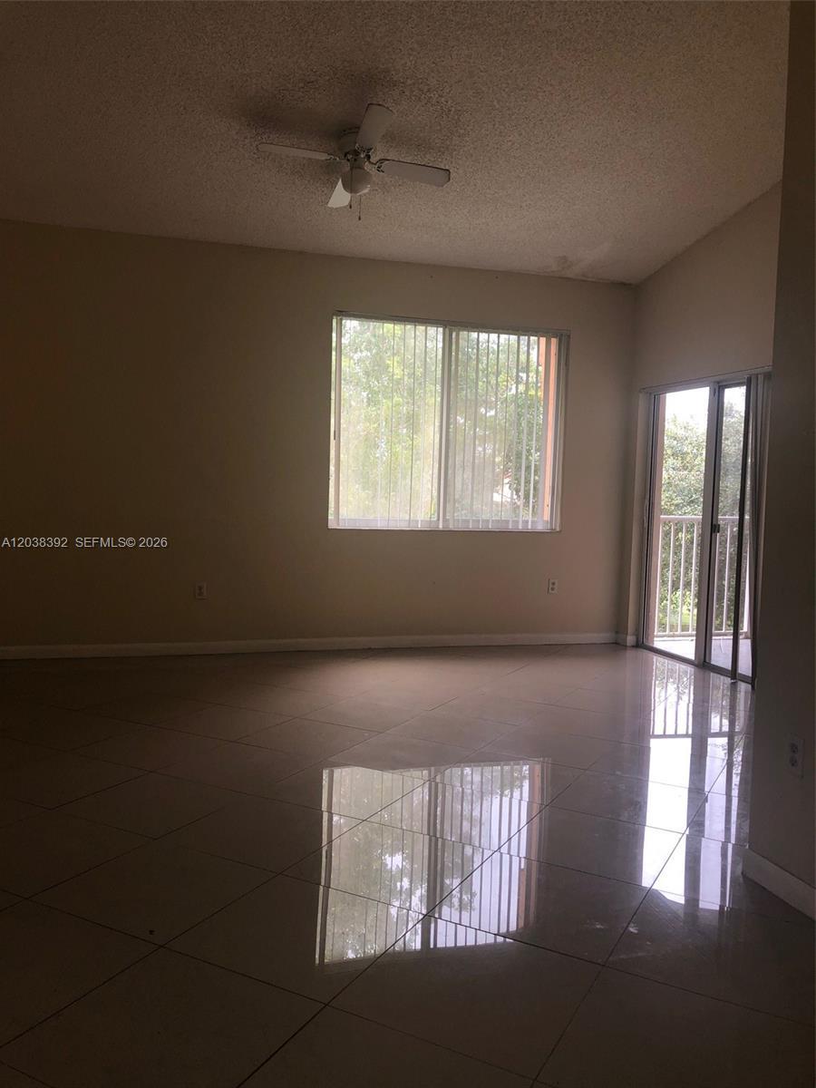 6992 SW 39th St # I101, Davie FL 33314