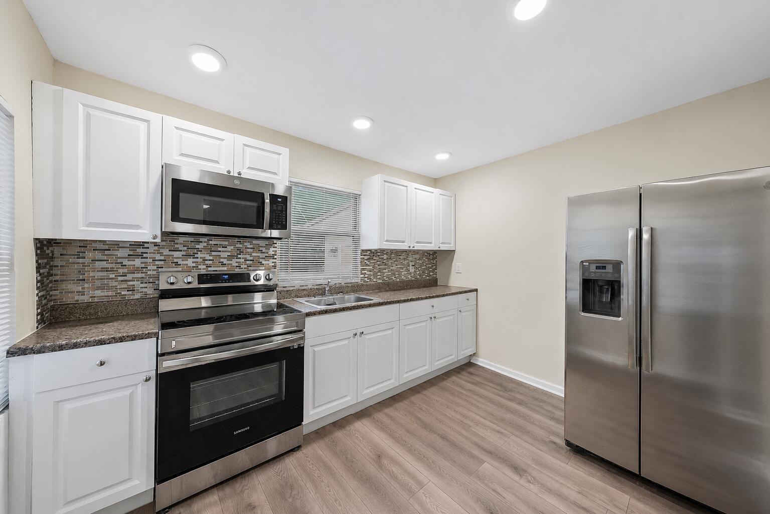 3207 Pinewood Avenue, West Palm Beach FL 33407 photo 4