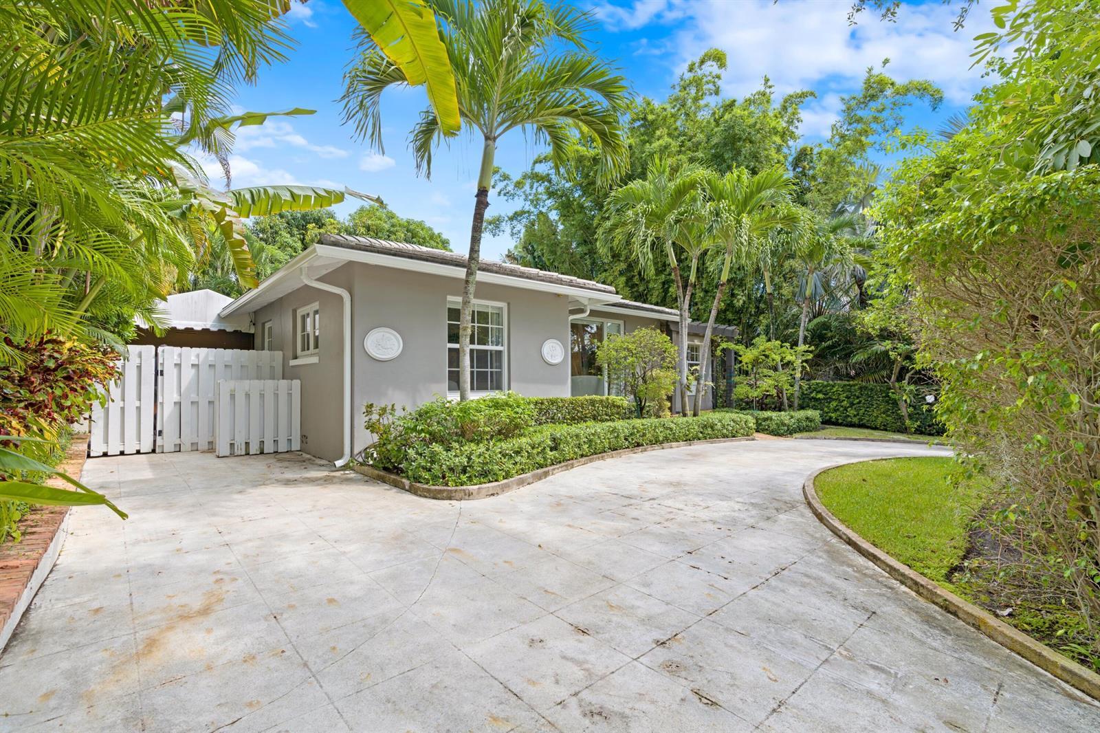 733 Sunset Road, West Palm Beach FL 33401 photo 2