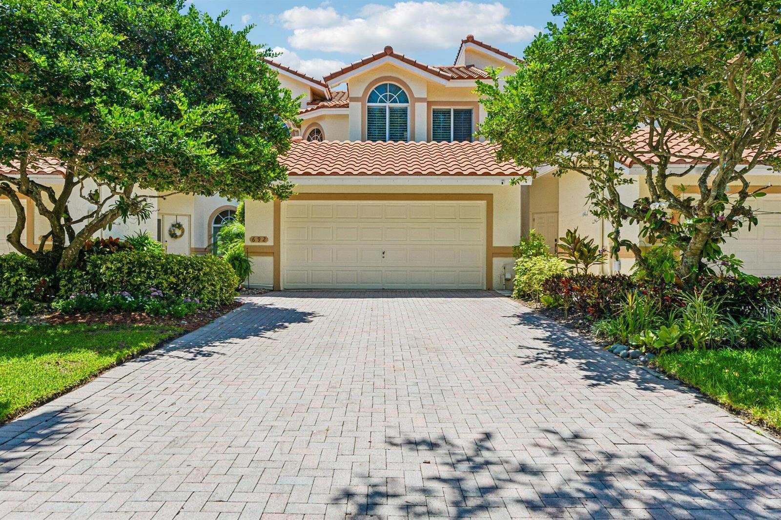 692 W Palm Aire Drive, Pompano Beach FL 33069 photo 2