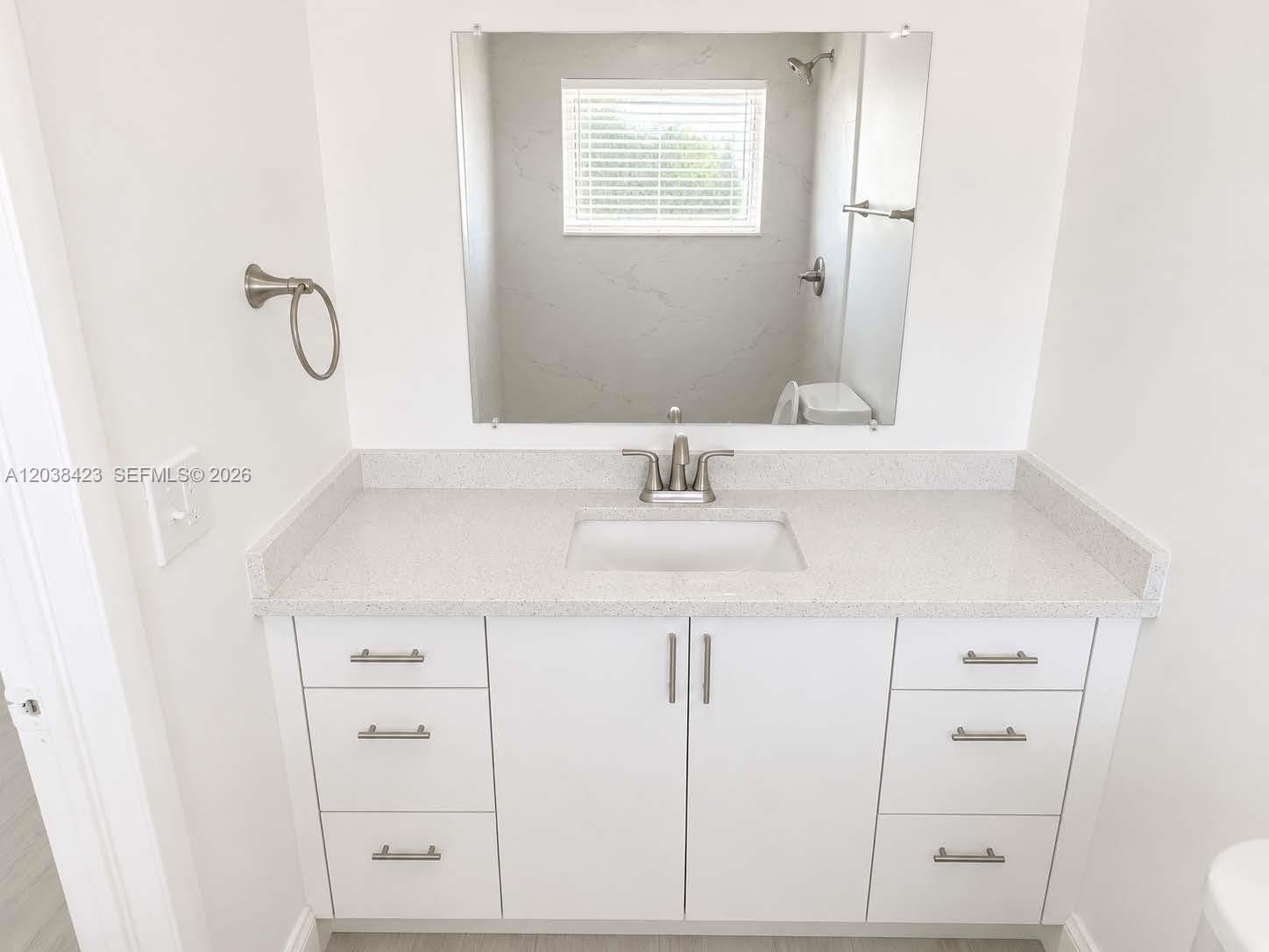 749 SE 15th St # 6, Fort Lauderdale FL 33316 photo 2