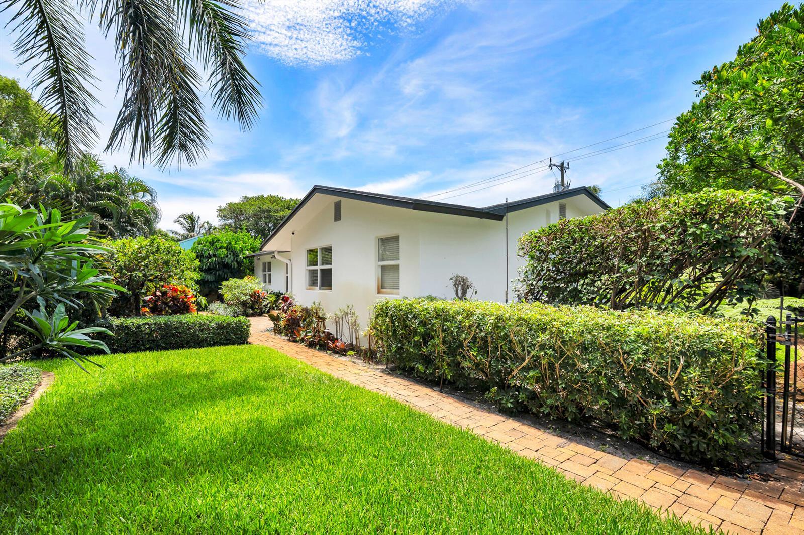 844 Avon Road, West Palm Beach FL 33401