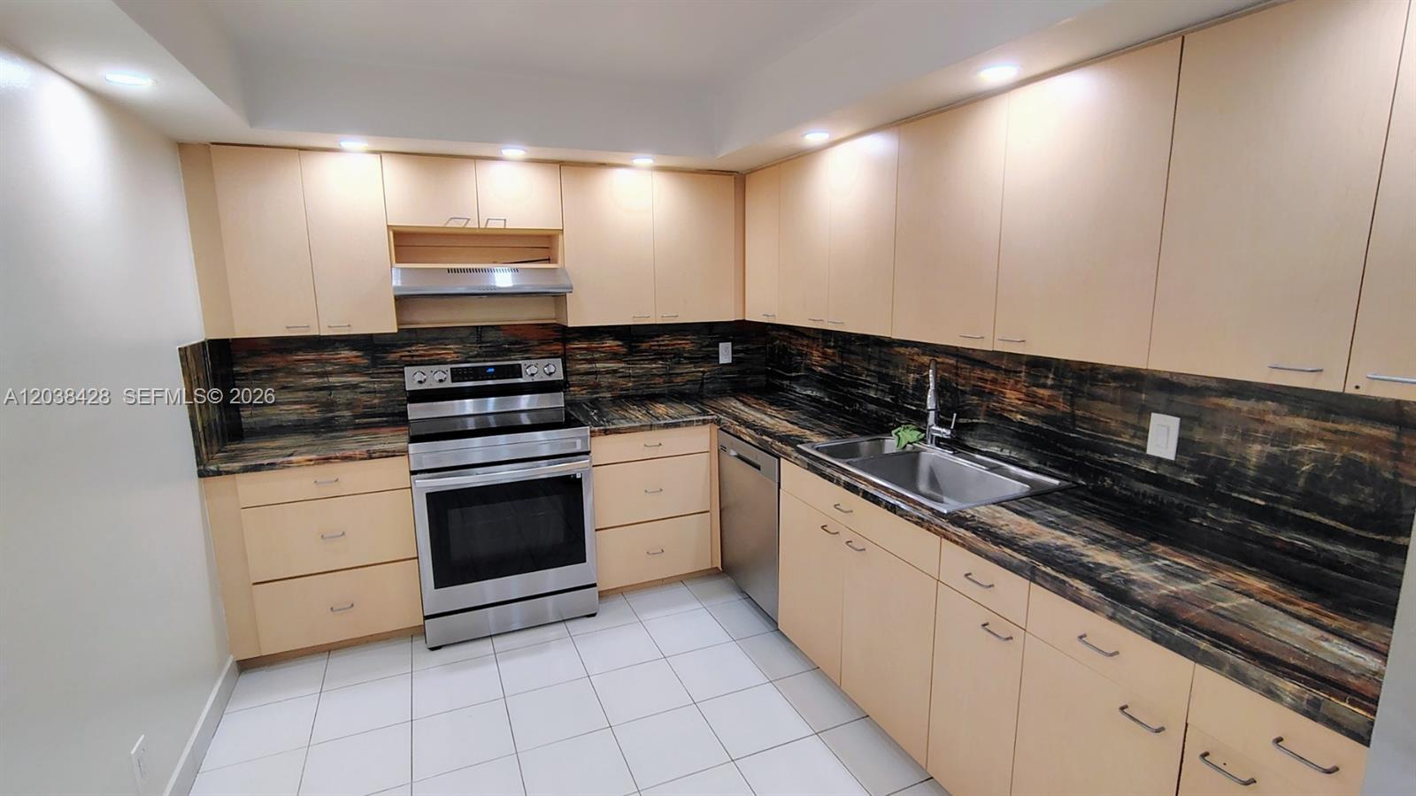 1904 S Ocean Dr # 1807, Hallandale Beach FL 33009 photo 4