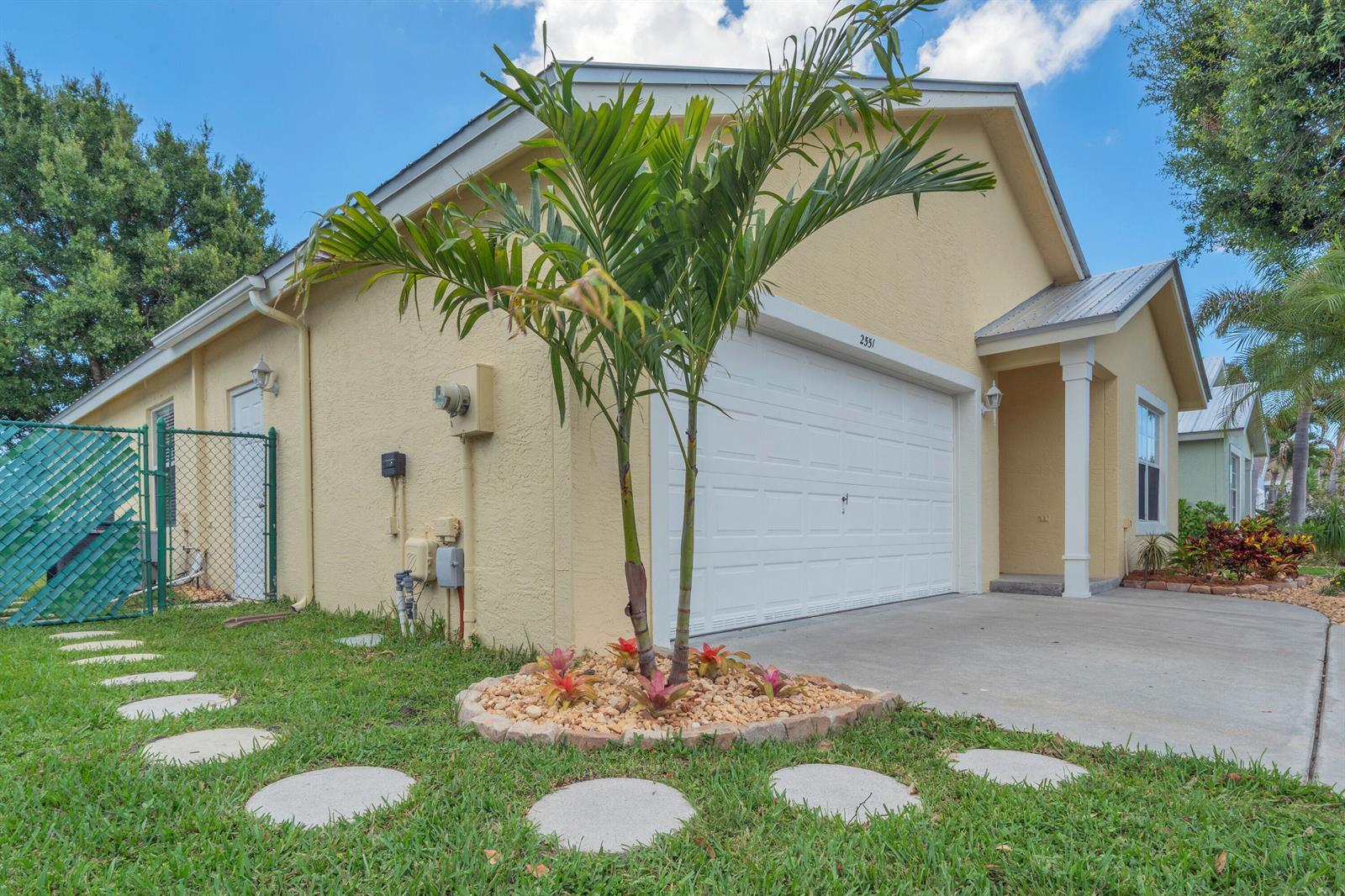 2551 SW Riviera Road, Stuart FL 34997 photo 2