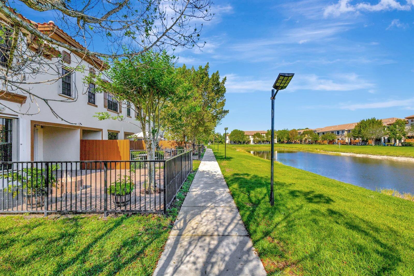 10139 Wellington Parc Drive, Wellington FL 33449 photo 2