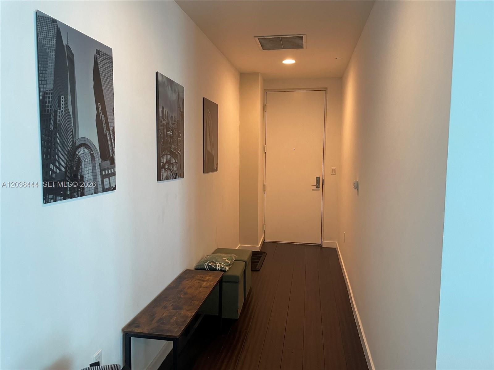 55 SE 6th St, Miami FL 33131 photo 2