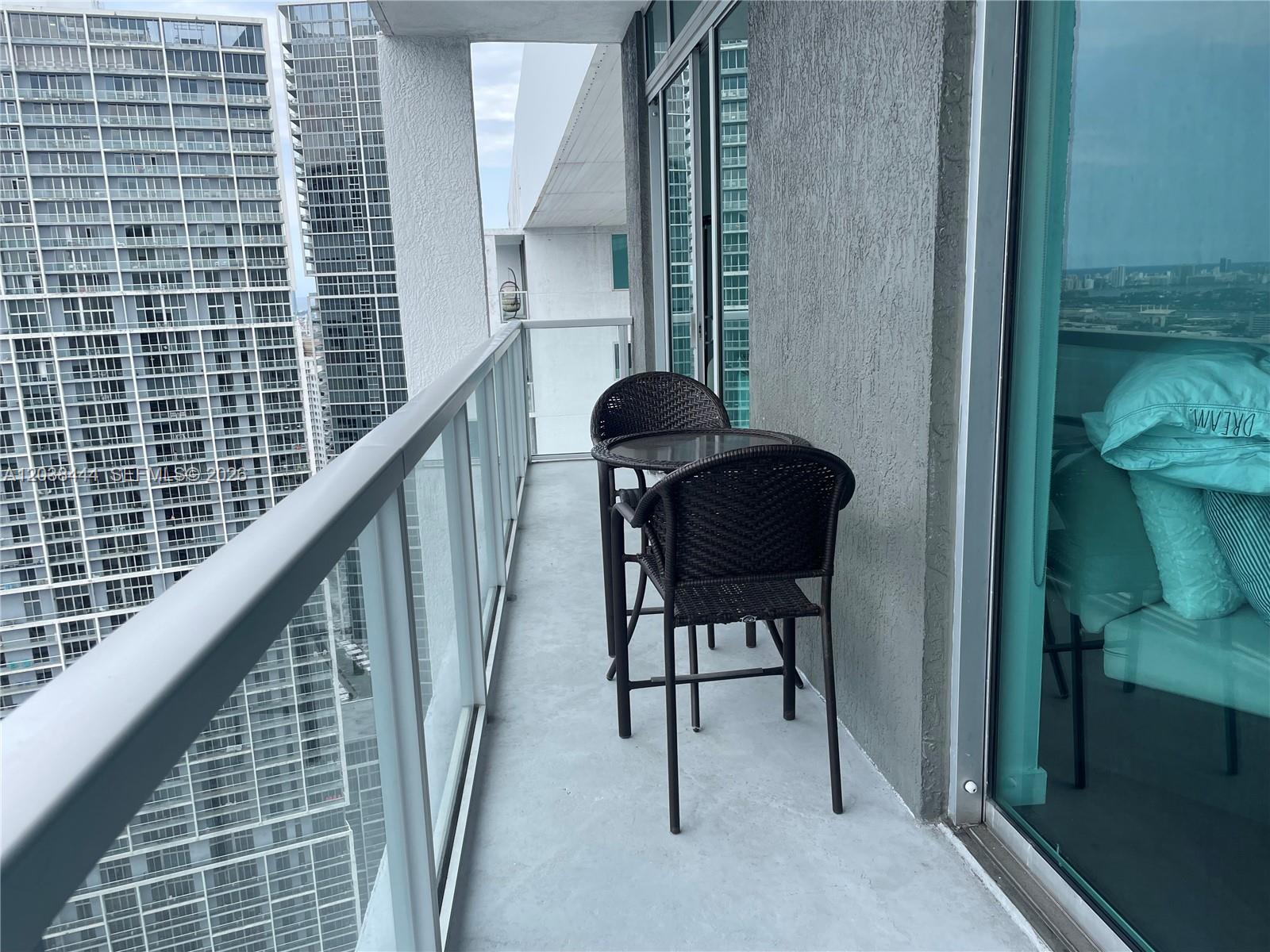 55 SE 6th St, Miami FL 33131 photo 5