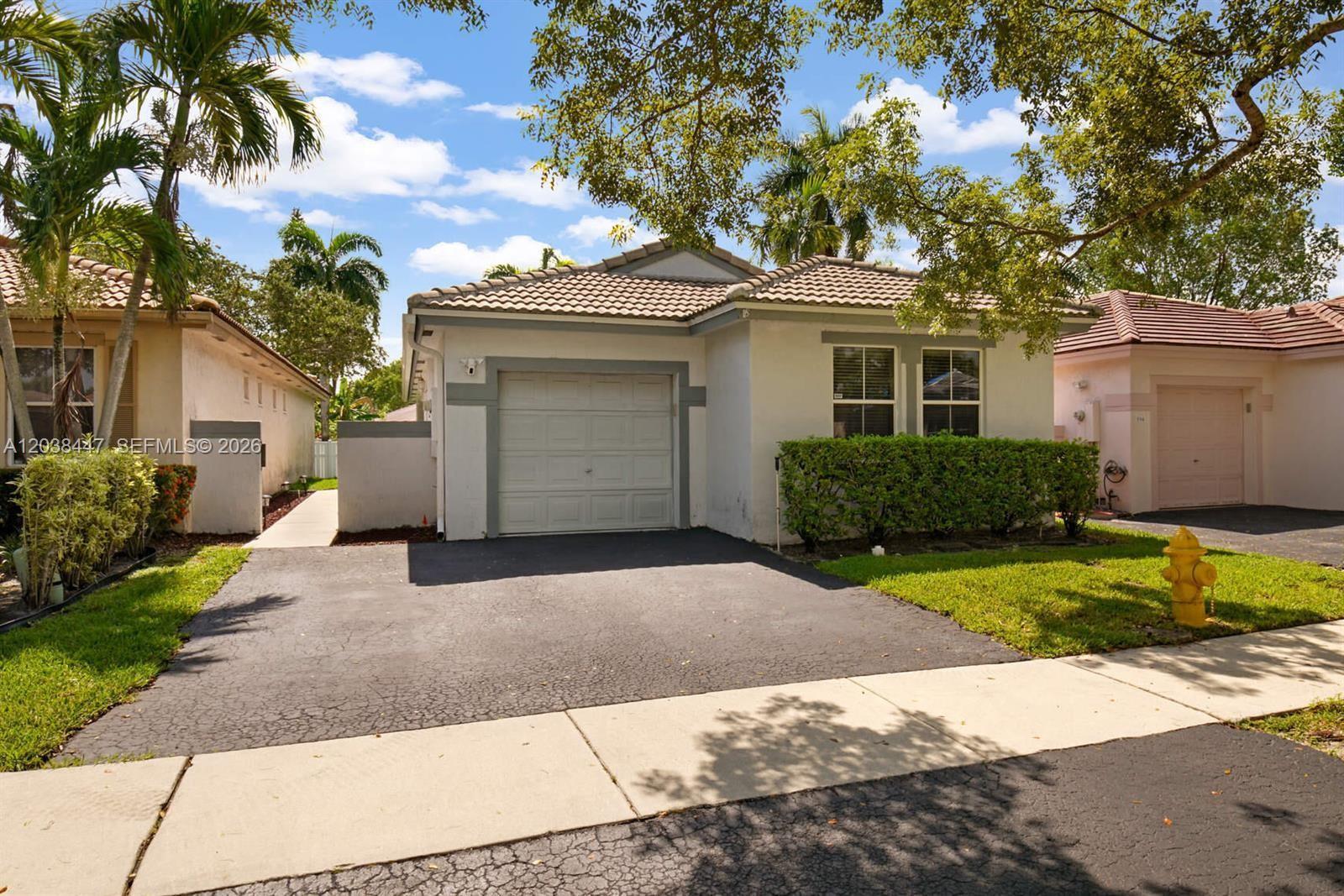 200 NW 75th Ter, Plantation FL 33317