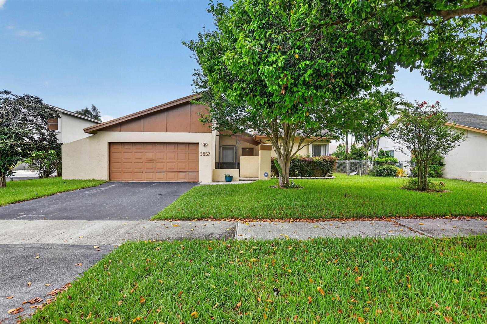 3857 NW 1st Place, Deerfield Beach FL 33442