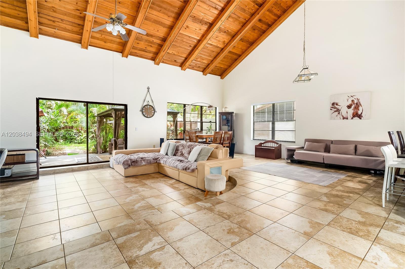 3340 Oak Dr, Hollywood FL 33021 photo 2