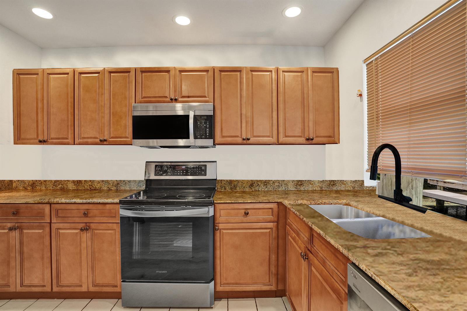 811 NW 43rd Avenue, Coconut Creek FL 33066 photo 3