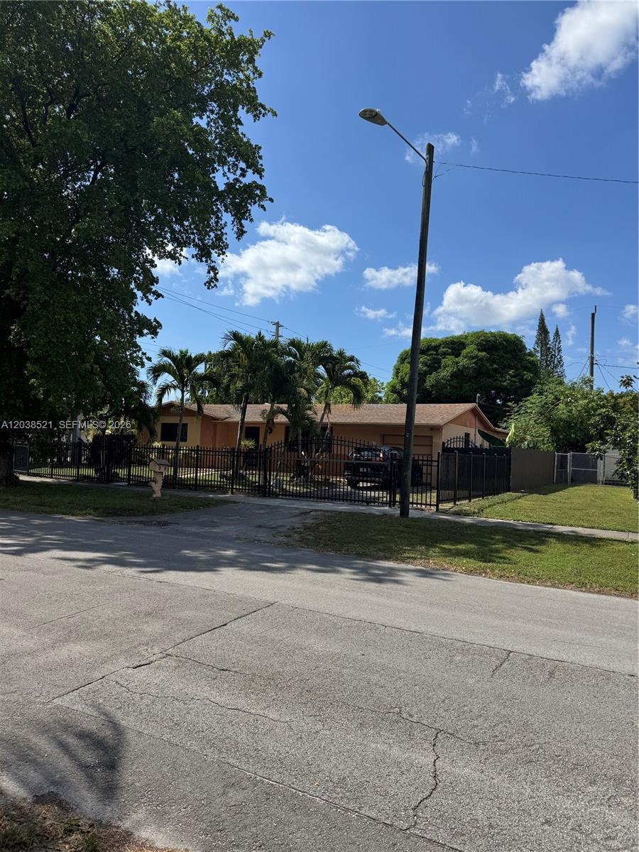 Miami, FL 33162