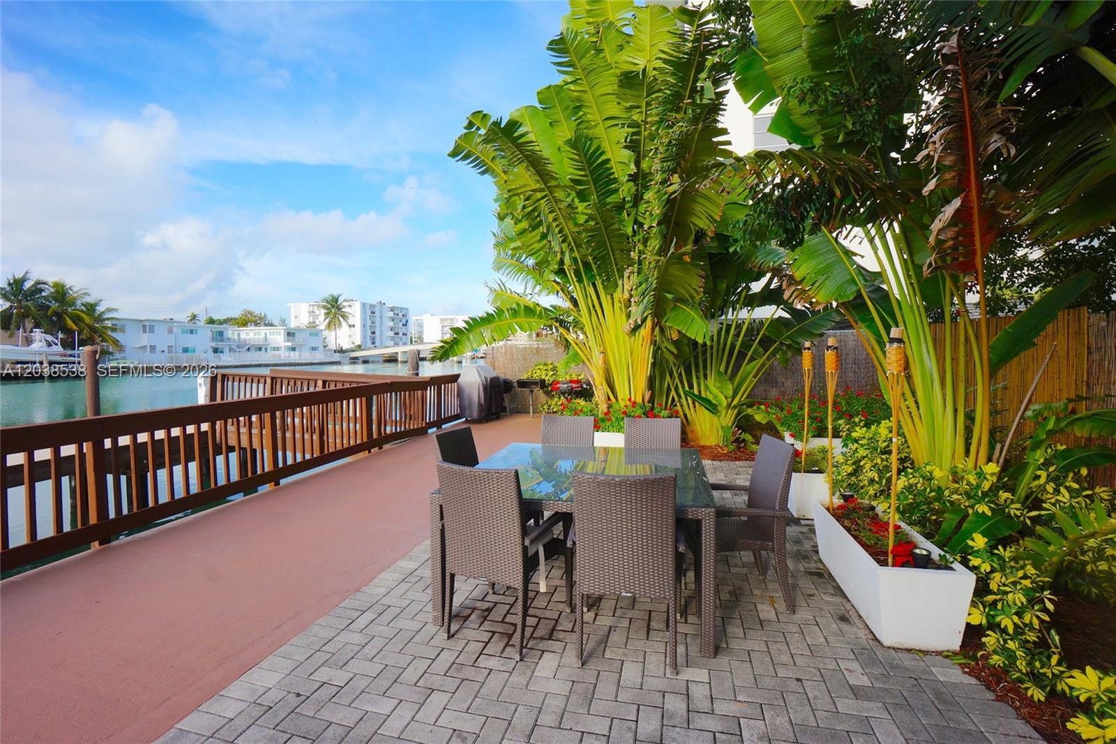 7930 Tatum Waterway Dr # S18, Miami Beach FL 33141 photo 5