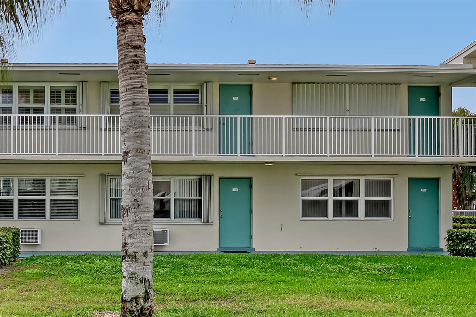 680 Horizon W # 110, Boynton Beach FL 33435 photo 4