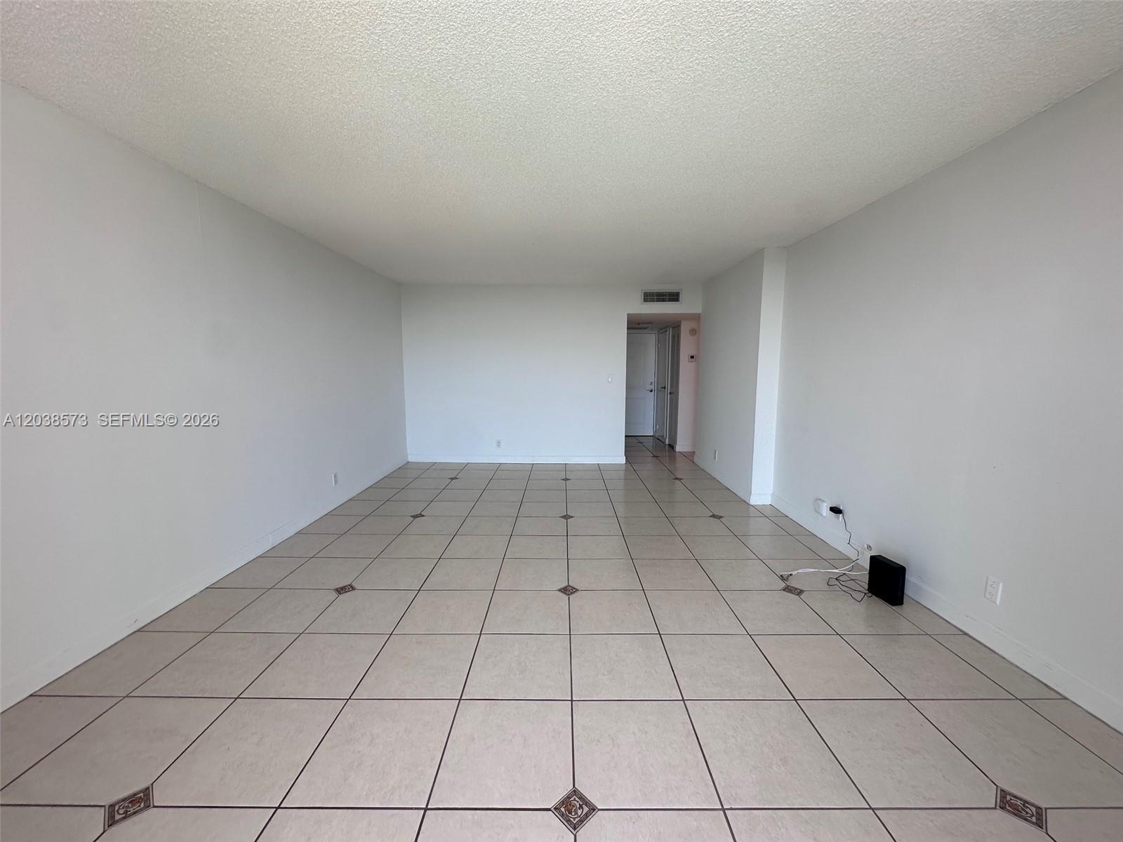 100 Bayview Dr # 823, Sunny Isles Beach FL 33160