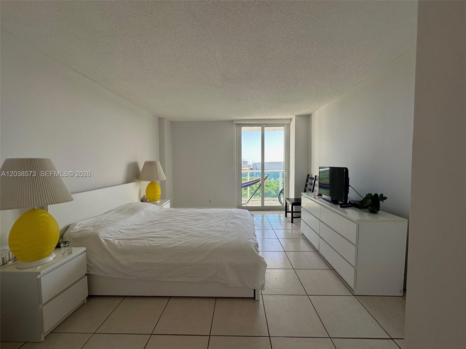 100 Bayview Dr # 823, Sunny Isles Beach FL 33160 photo 4