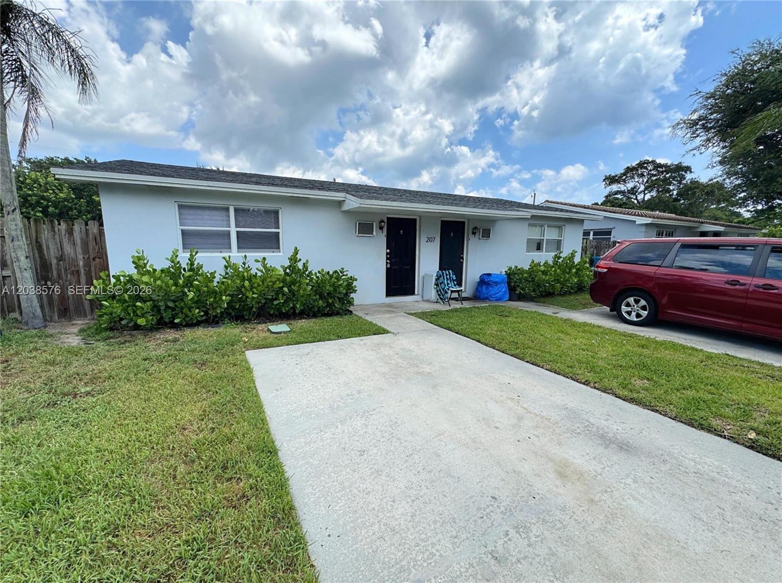207 SE 4th Ave, Boynton Beach FL 33435 photo 3