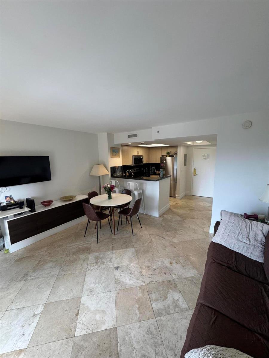 2951 S Bayshore Drive, Miami FL 33133 photo 2