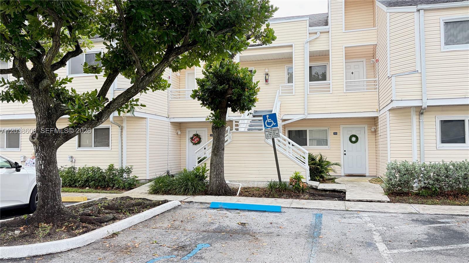 3433 NW 44th St # 203, Oakland Park FL 33309 photo 3