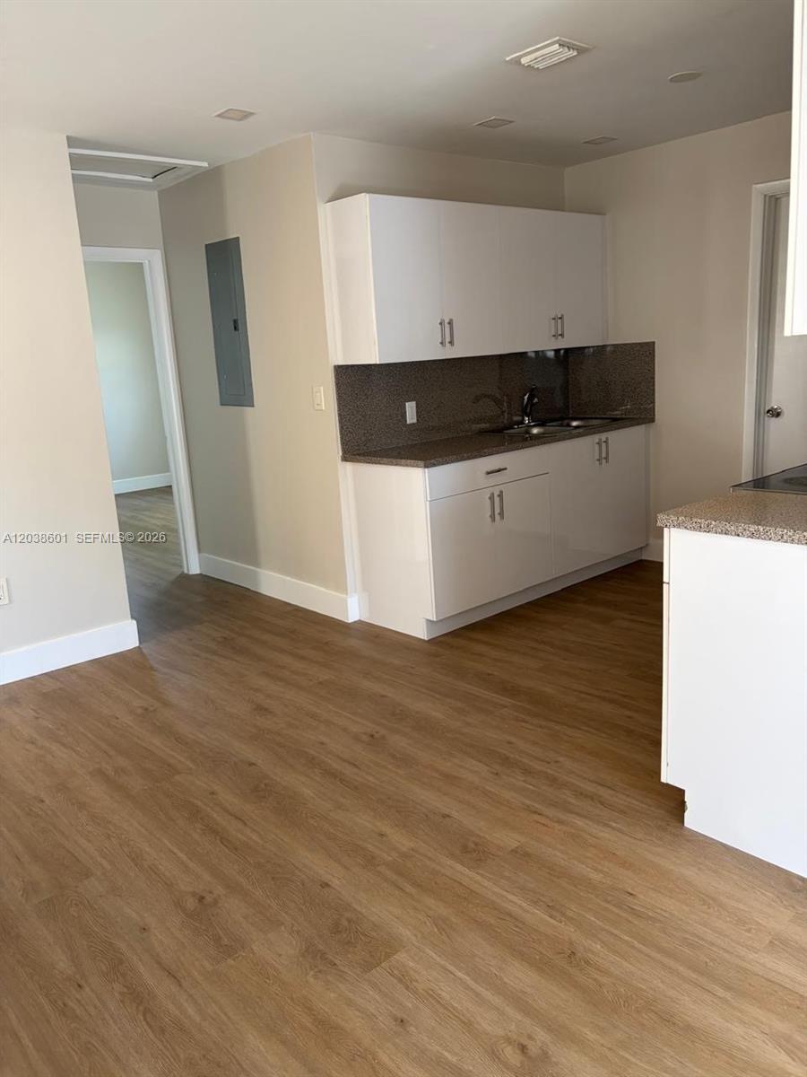 2154 NW 50th St, Miami FL 33142 photo 4