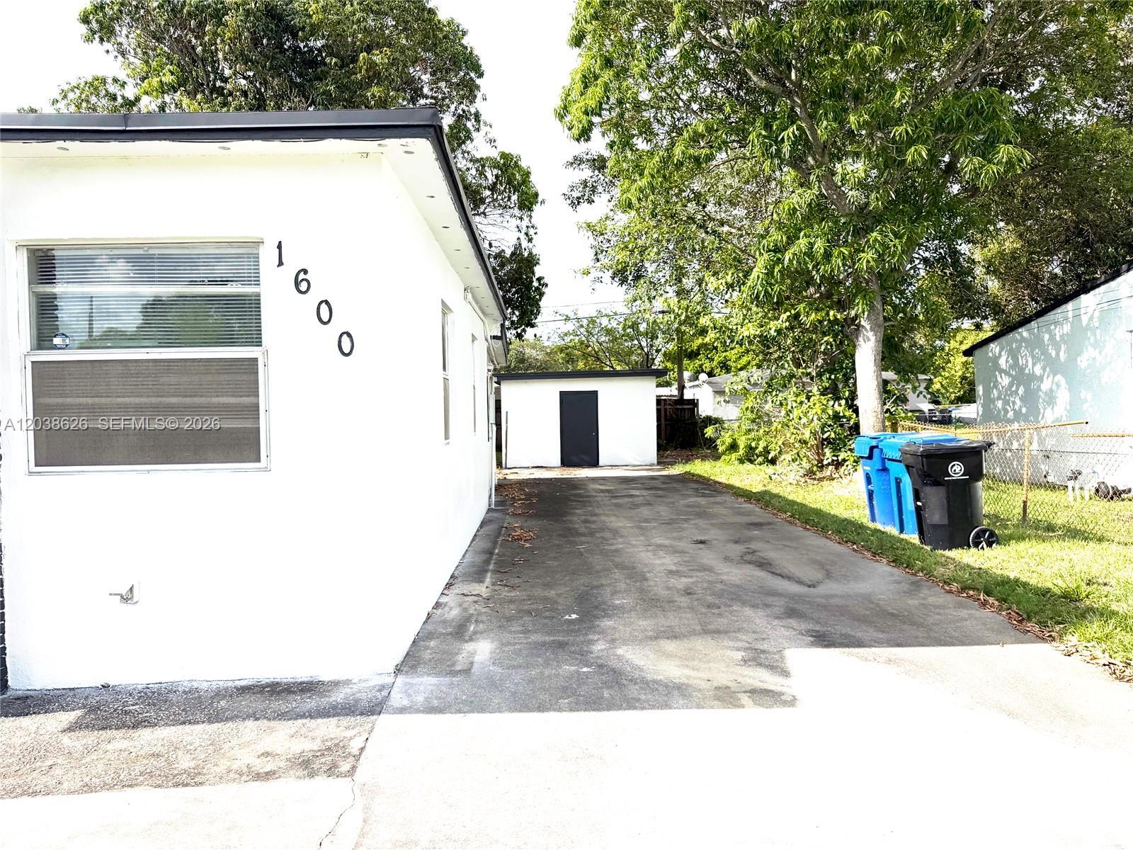 1600 NW 13th Ct # 1, Fort Lauderdale FL 33311 photo 2
