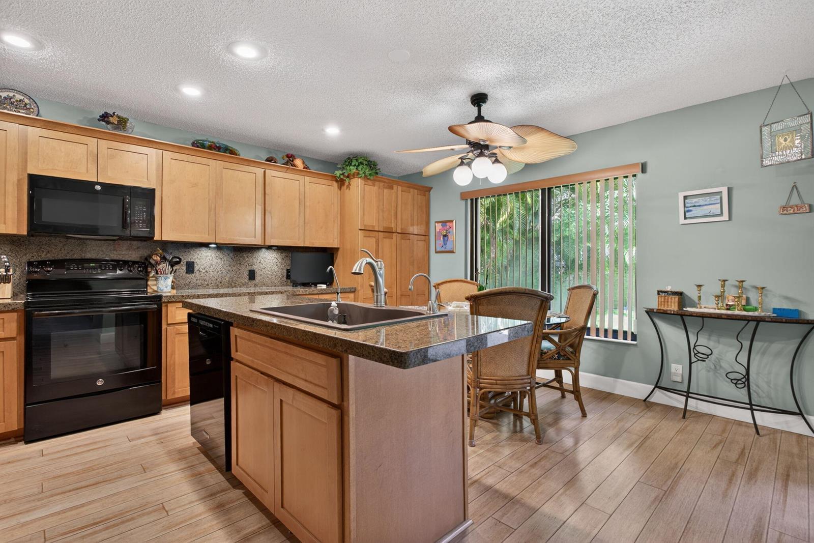 1311 NW 111th Way, Coral Springs FL 33071 photo 5