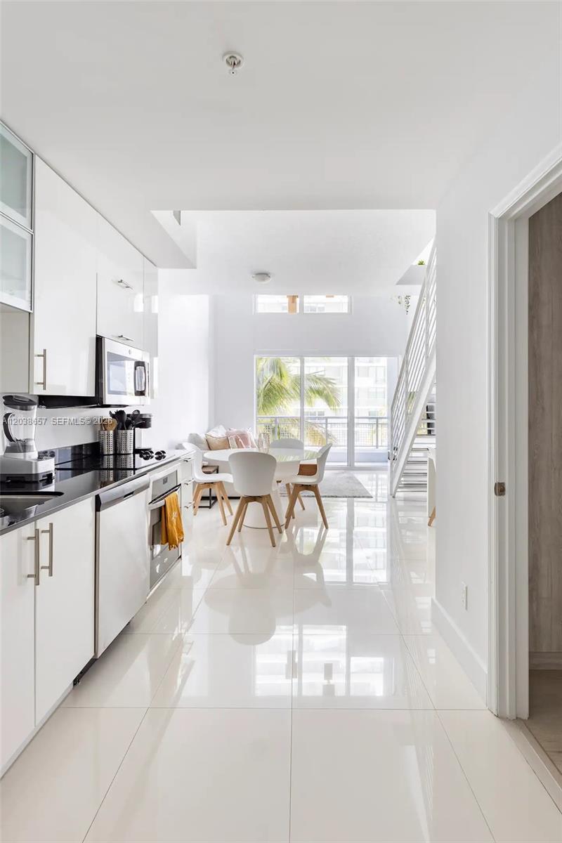 60 SW 13th St # 1412, Miami FL 33130 photo 3