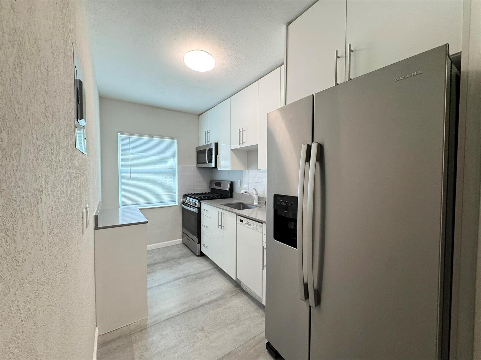 935 8th Street # 3, Miami Beach FL 33139 photo 3