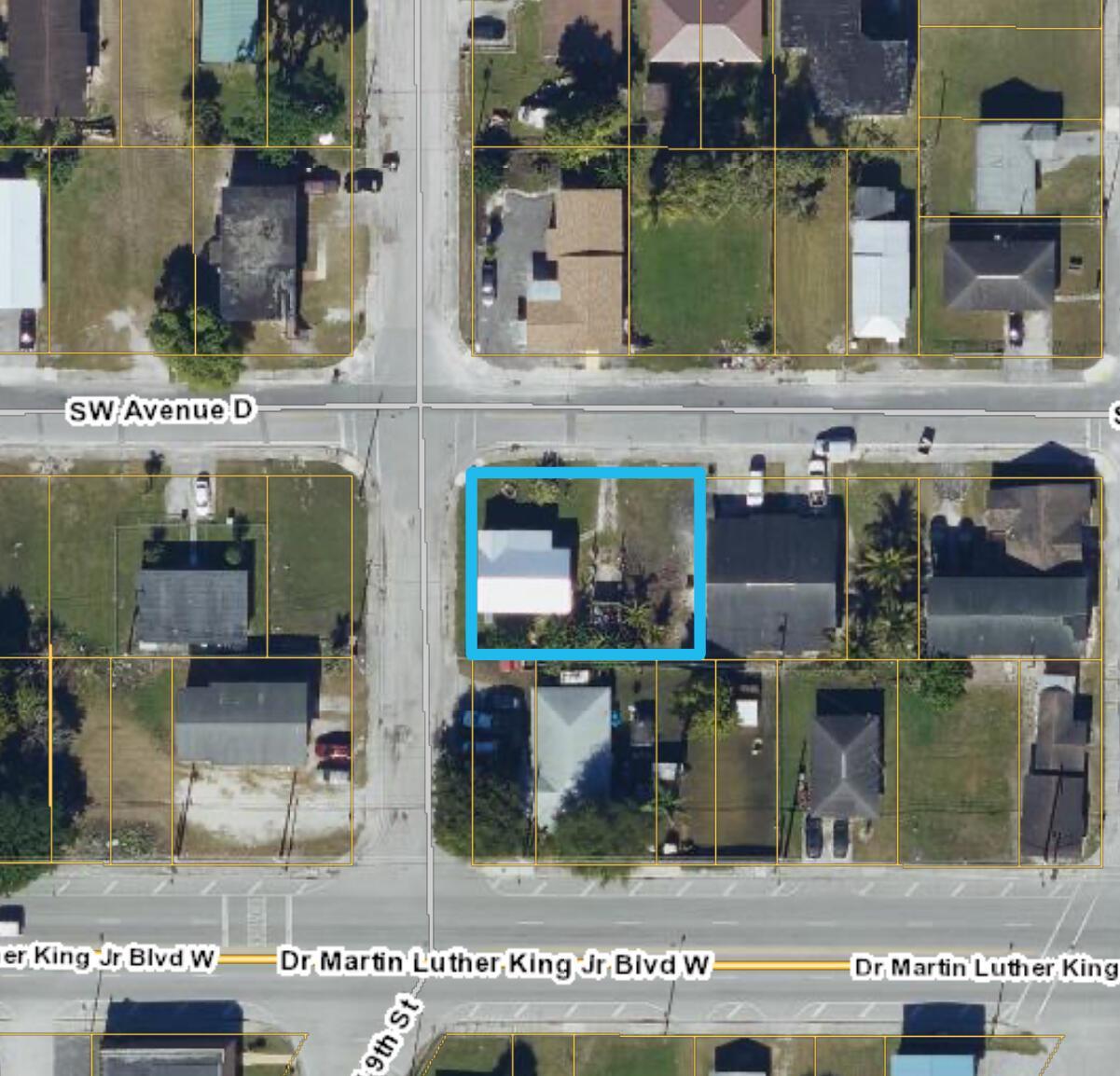 856 SW Ave D, Belle Glade FL 33430 photo 2