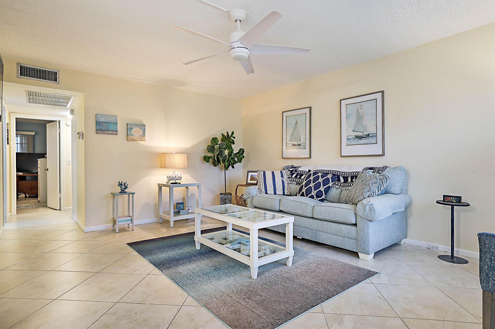 1023 Ellesmere B, Deerfield Beach FL 33442 photo 4