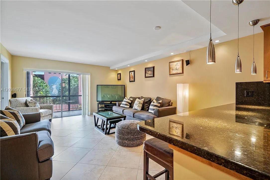 660 Tennis Club Dr # 304, Fort Lauderdale FL 33311 photo 2