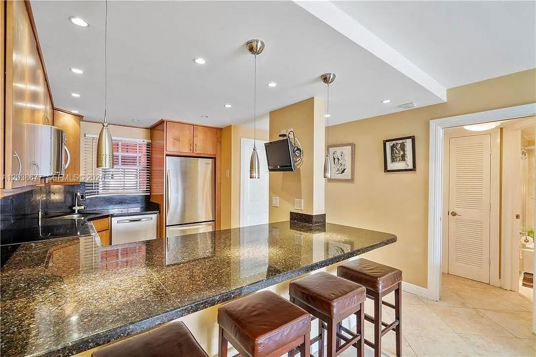 660 Tennis Club Dr # 304, Fort Lauderdale FL 33311 photo 5