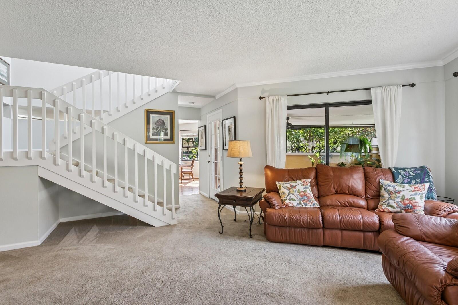 24 Uno Lago Drive, Juno Beach FL 33408 photo 2